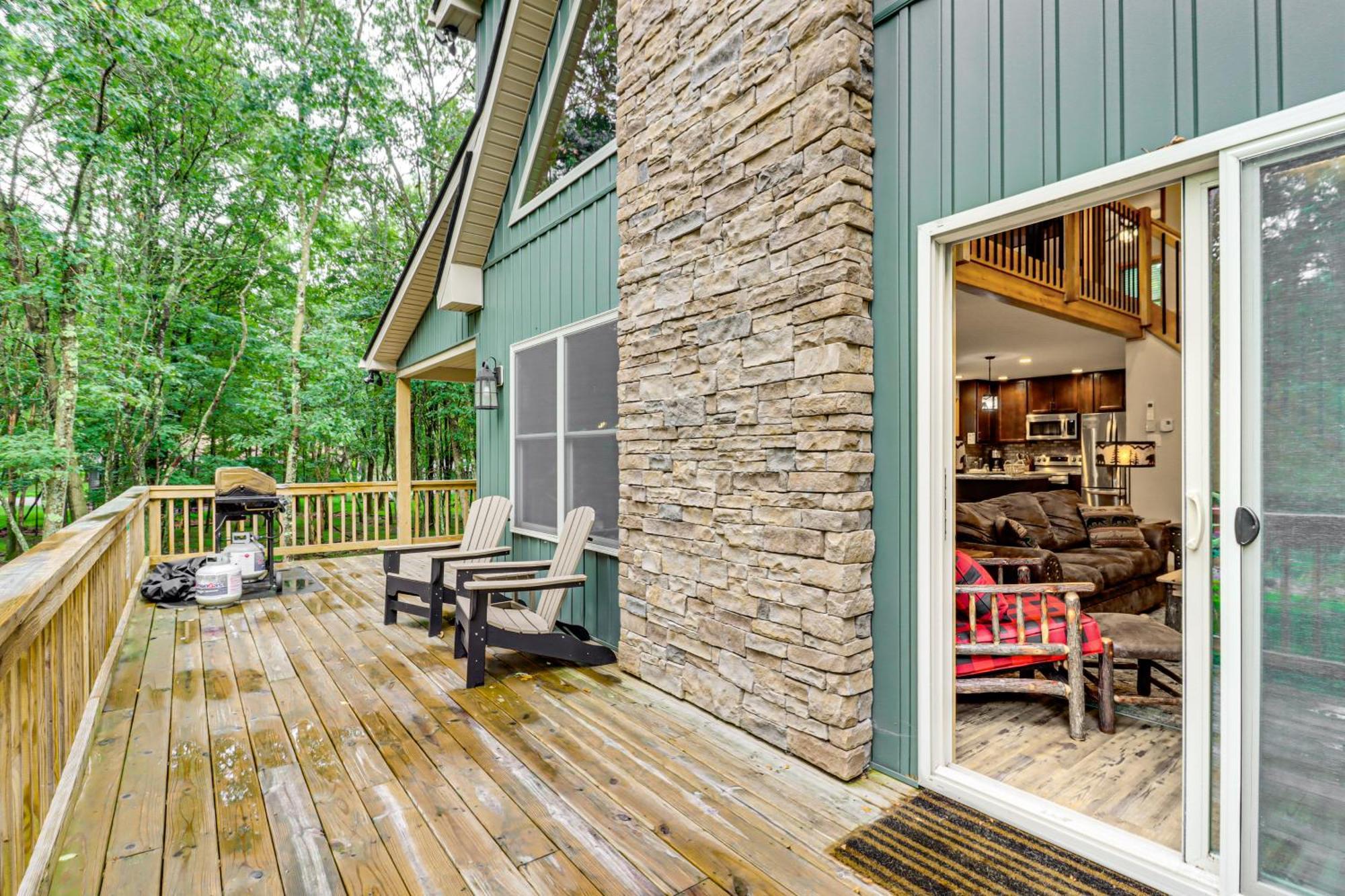 Spacious Pocono Cabin Games, Hot Tub, Lake Access Villa Albrightsville ภายนอก รูปภาพ