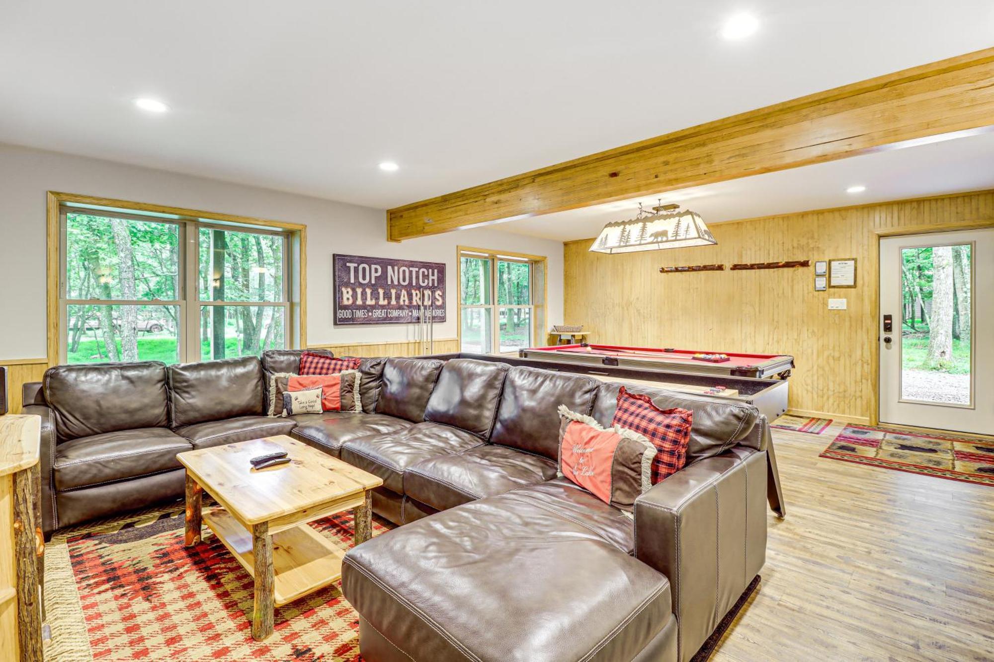 Spacious Pocono Cabin Games, Hot Tub, Lake Access Villa Albrightsville ภายนอก รูปภาพ