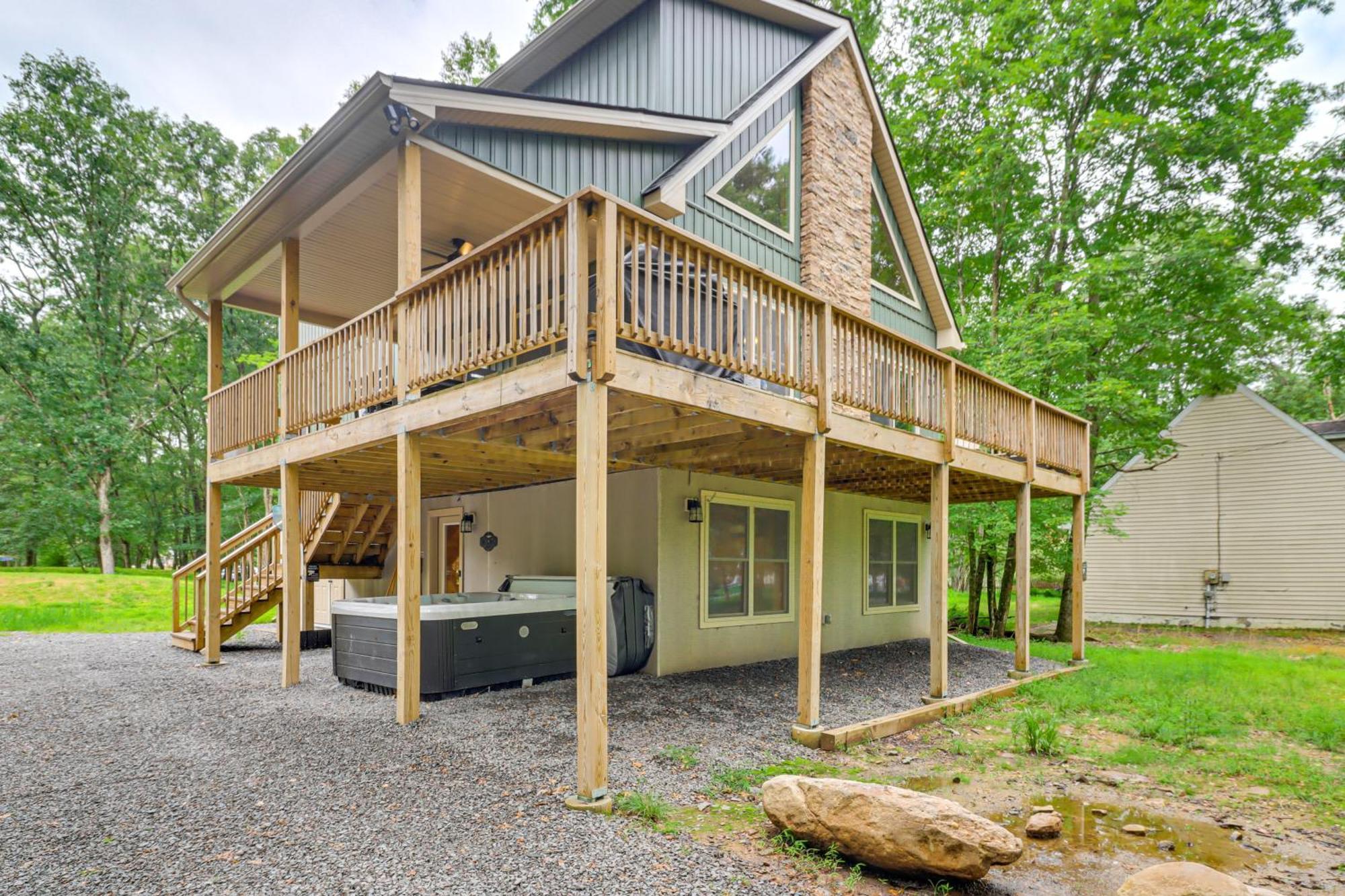 Spacious Pocono Cabin Games, Hot Tub, Lake Access Villa Albrightsville ภายนอก รูปภาพ