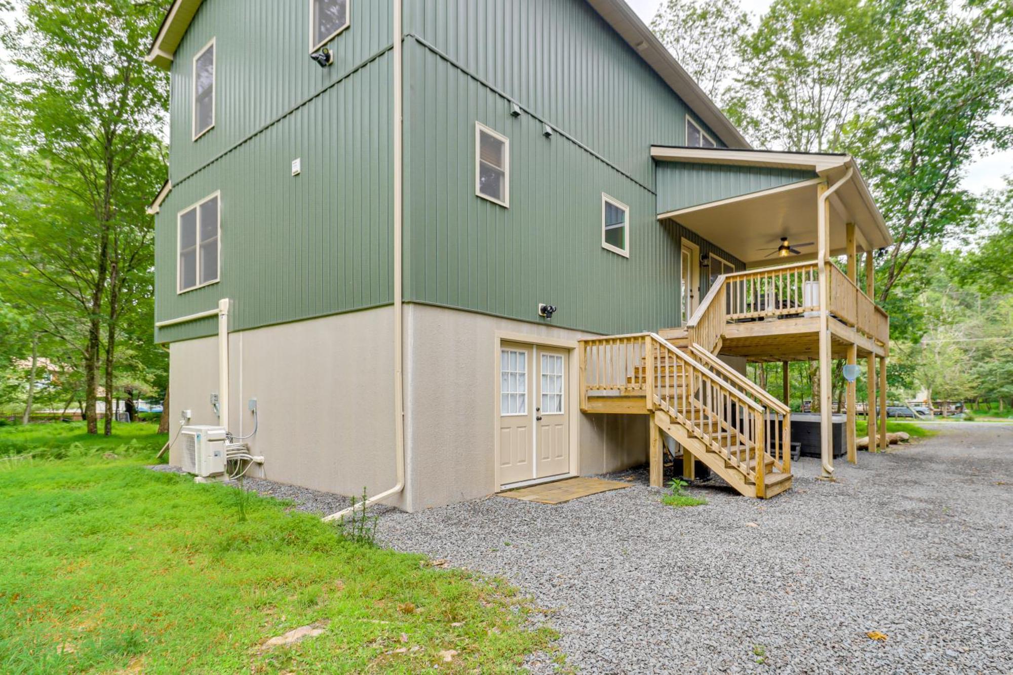 Spacious Pocono Cabin Games, Hot Tub, Lake Access Villa Albrightsville ภายนอก รูปภาพ